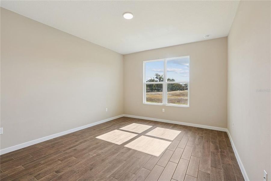 Spacious, unfurnished interior of a new home in Sabana Reserve, Ocala (Image 17).