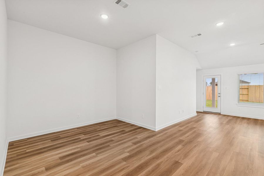 Spacious, unfurnished interior of a new home in Pinewood at Grand Texas, New Caney (Image 14). Spacious, unfurnished interior of a new home in Pinewood at Grand Texas, New Caney (Image 14).