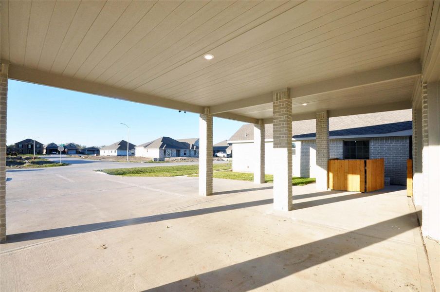 Exterior details and patio area of a home in Pedregal, League City (Image 24).