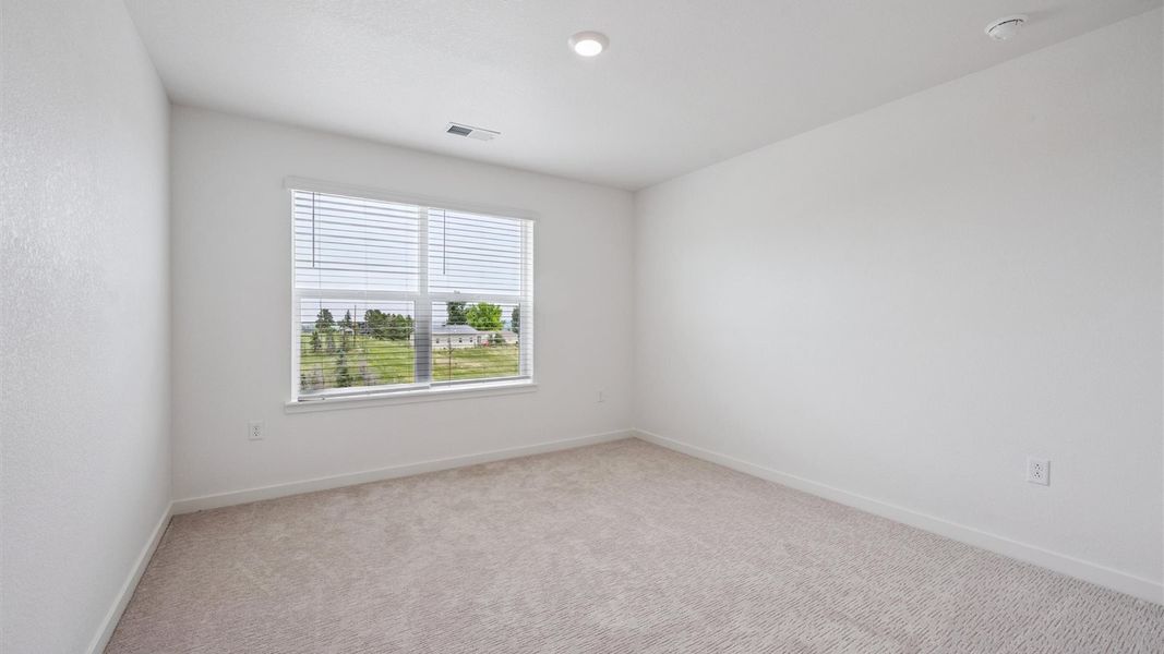 Spacious, unfurnished interior of a new home in Hansen Farm, Fort Collins (Image 17).