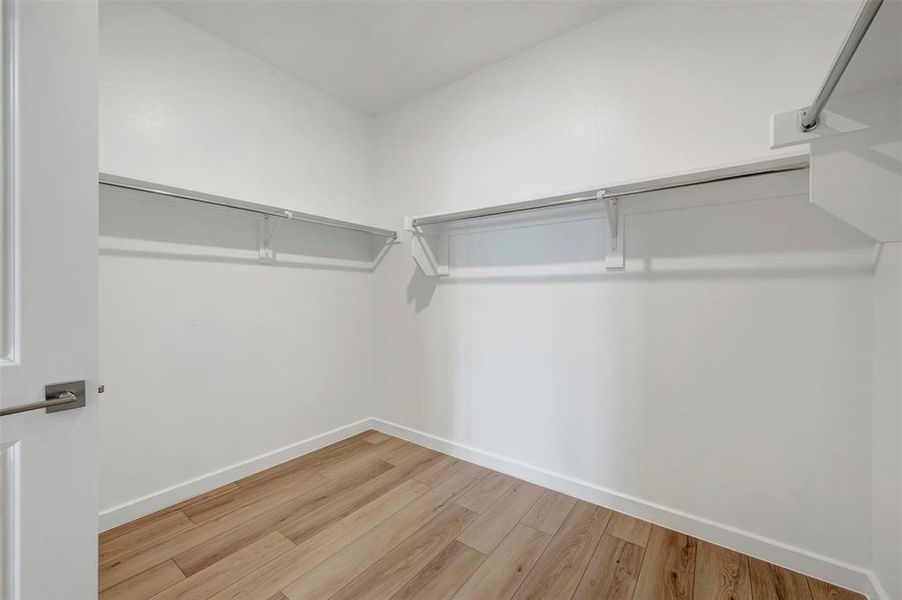 Spacious, unfurnished interior of a new home in Aspire at Reunion, Newark (Image 21).