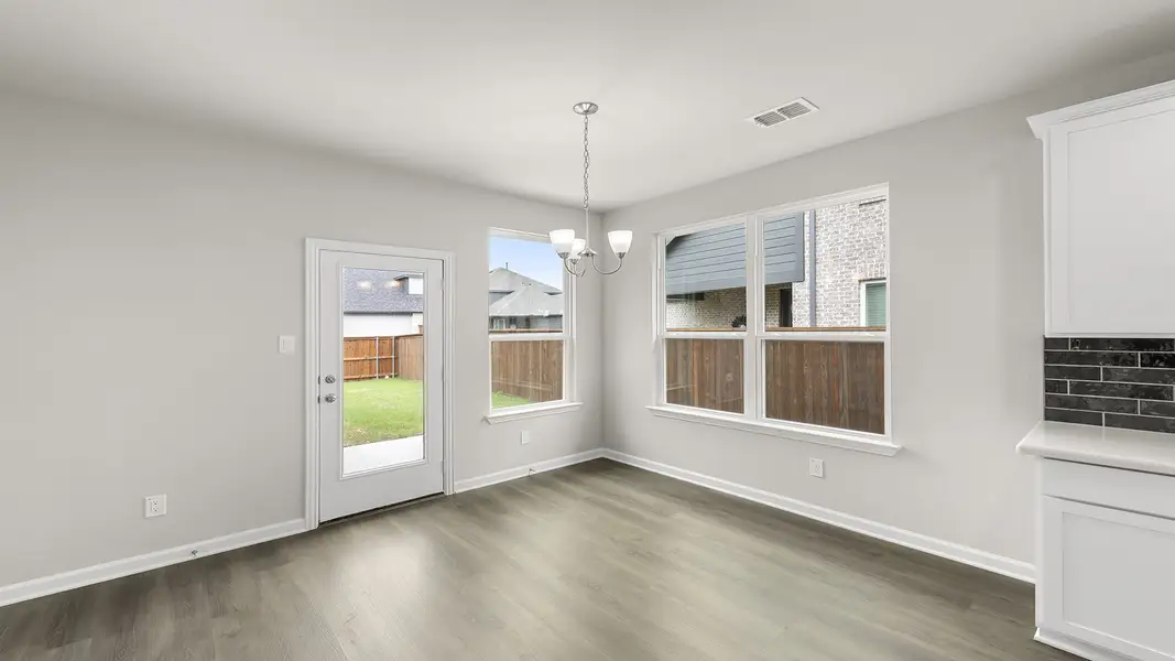 Spacious, unfurnished interior of a new home in Waterscape, Royse City (Image 19).