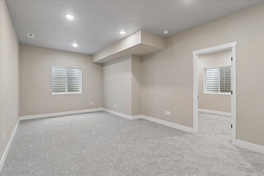Spacious, unfurnished interior of a new home in Aspen Meadows-4, Colorado Springs (Image 14). Spacious, unfurnished interior of a new home in Aspen Meadows-4, Colorado Springs (Image 14).