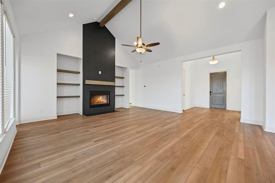 Spacious, unfurnished interior of a new home in Tuscan Estates (1 Acre Lots), Waxahachie (Image 23). Spacious, unfurnished interior of a new home in Tuscan Estates (1 Acre Lots), Waxahachie (Image 23).