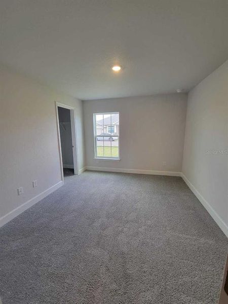 Spacious, unfurnished interior of a new home in , Ocala (Image 12).