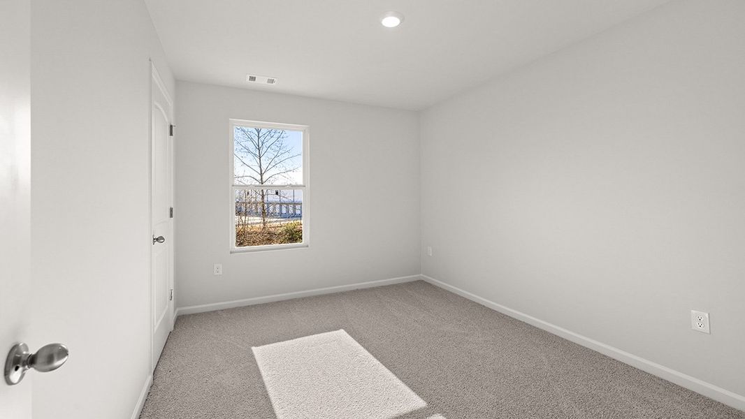 Spacious, unfurnished interior of a new home in Carlton, Douglasville (Image 27).