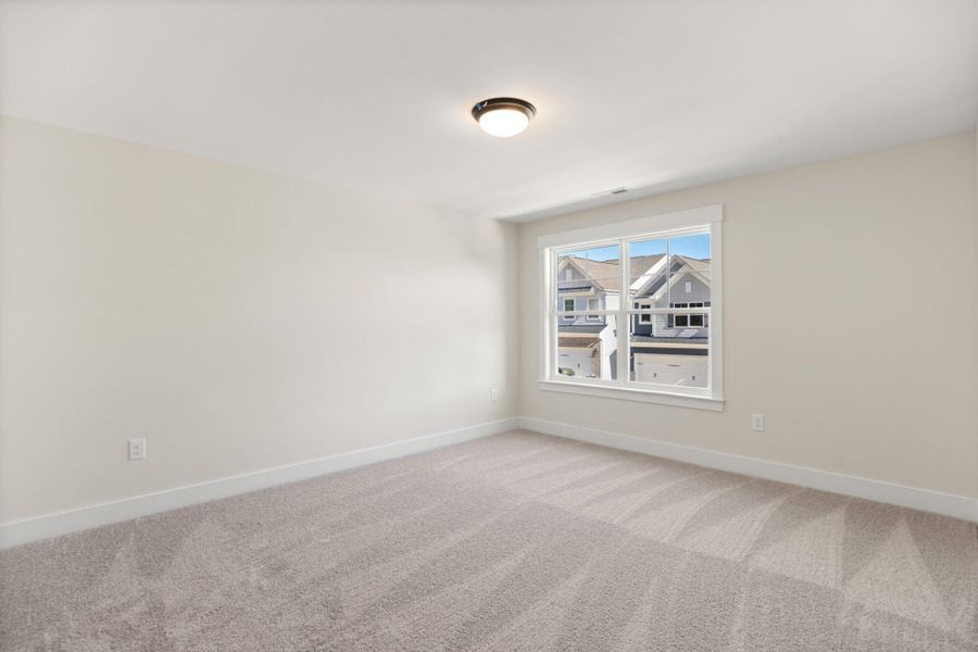 Spacious, unfurnished interior of a new home in Harbor Crossing, Greensboro (Image 37).