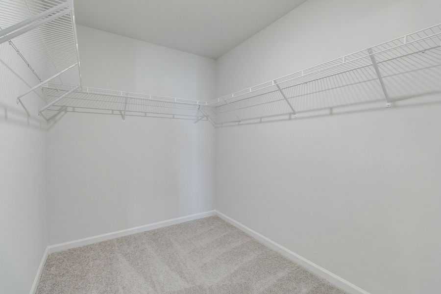 Spacious, unfurnished interior of a new home in Winston Point, Gilbert (Image 25).