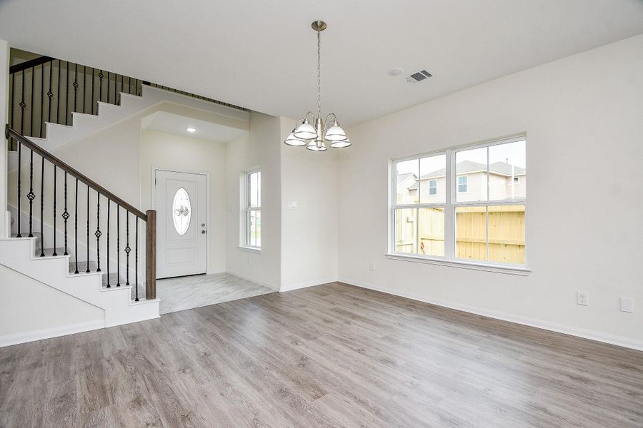 Spacious, unfurnished interior of a new home in , Houston (Image 18).
