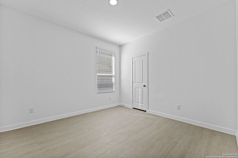 Spacious, unfurnished interior of a new home in , New Braunfels (Image 11). Spacious, unfurnished interior of a new home in , New Braunfels (Image 11).