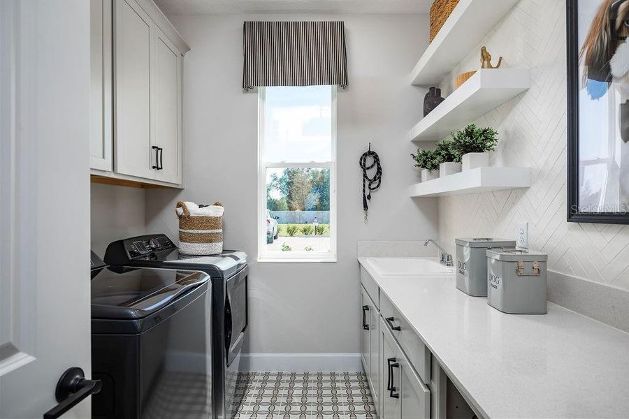 Furnished interior view inside a new home in Ravencliffe, Oviedo (Image 28).