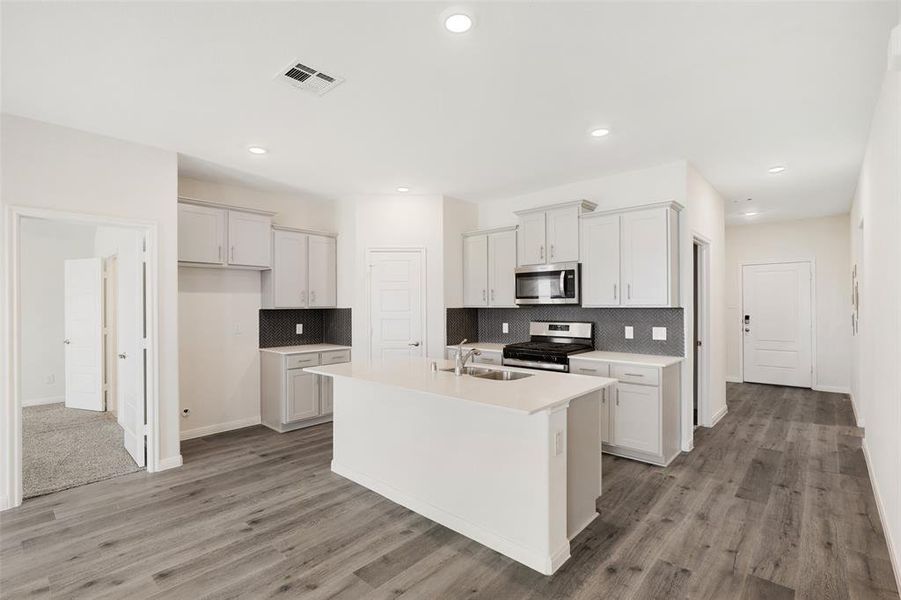 Furnished interior view inside a new home in , Lavon (Image 3).