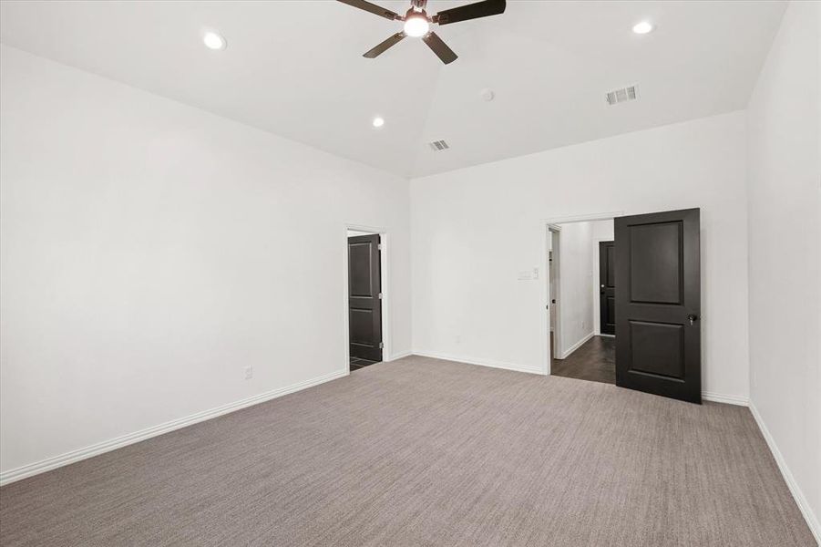 Spacious, unfurnished interior of a new home in , Dallas (Image 17). Spacious, unfurnished interior of a new home in , Dallas (Image 17).