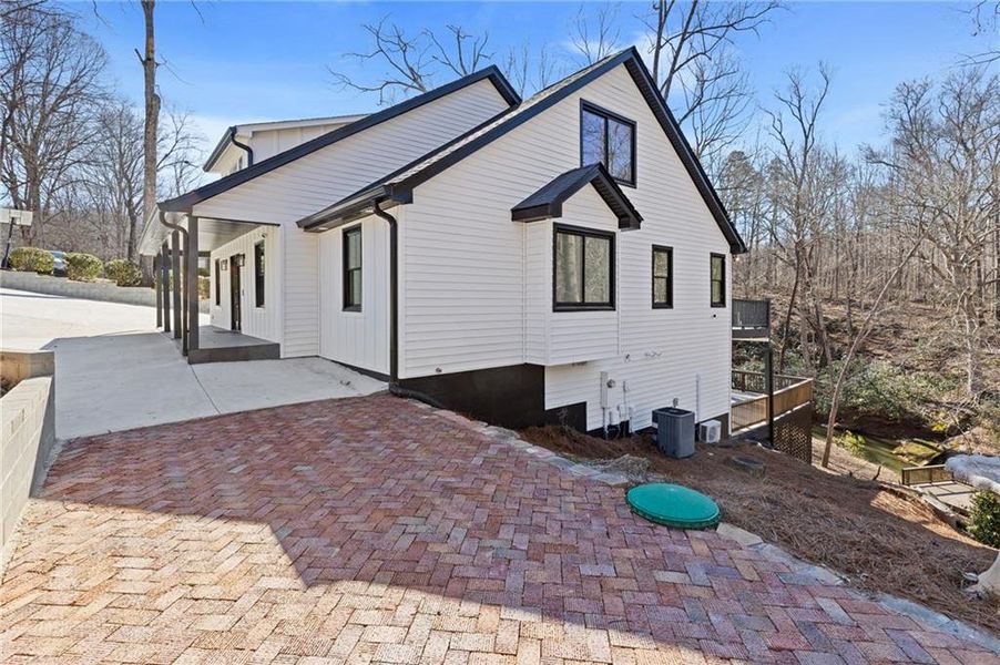 Exterior details and patio area of a home in , Gainesville (Image 27).