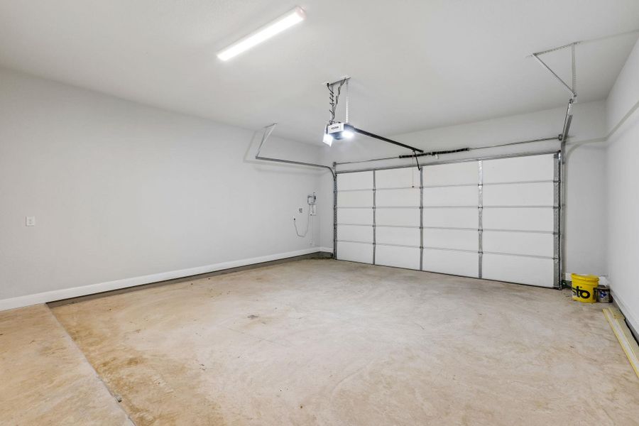 Spacious, unfurnished interior of a new home in 6 Creeks, Kyle (Image 30). Spacious, unfurnished interior of a new home in 6 Creeks, Kyle (Image 30).