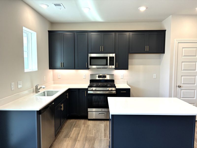 Furnished interior view inside a new home in Holly Ridge, Greenville (Image 5).
