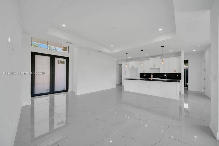 Spacious, unfurnished interior of a new home in , Lehigh Acres (Image 22).