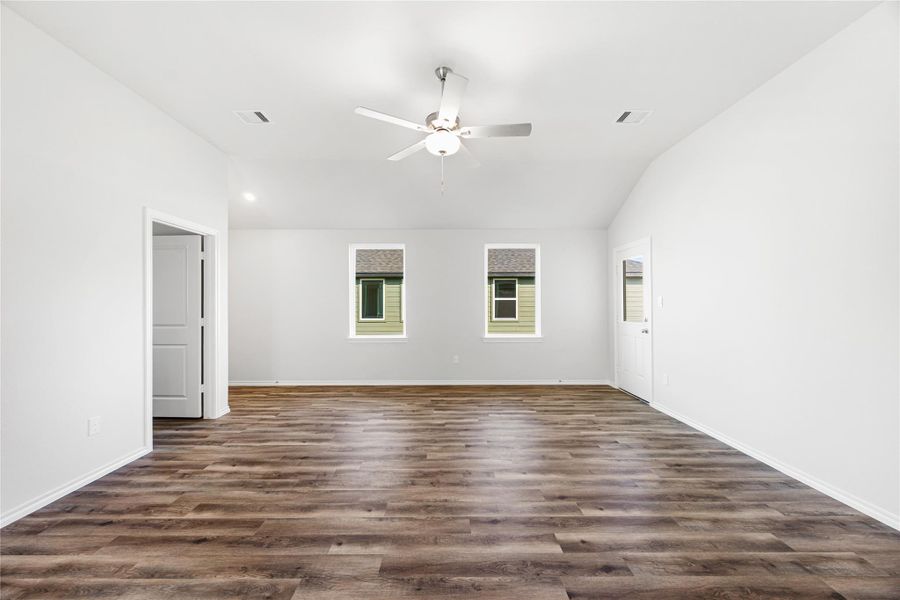 Spacious, unfurnished interior of a new home in , Splendora (Image 22).
