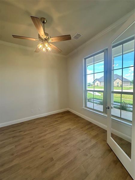 Spacious, unfurnished interior of a new home in , Paradise (Image 14).