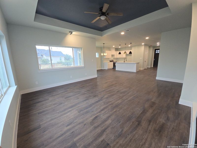 Spacious, unfurnished interior of a new home in , Blanco (Image 7).