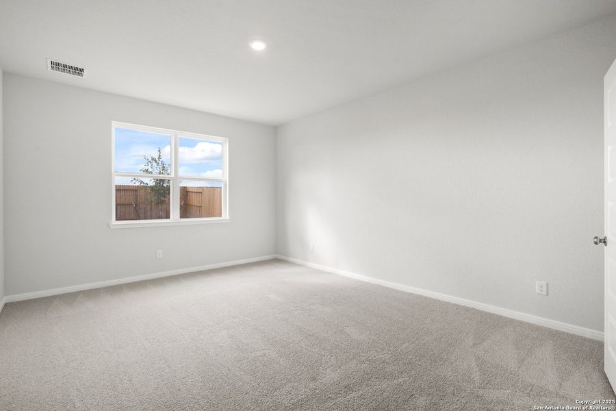 Spacious, unfurnished interior of a new home in Timber Creek, San Antonio (Image 31). Spacious, unfurnished interior of a new home in Timber Creek, San Antonio (Image 31).