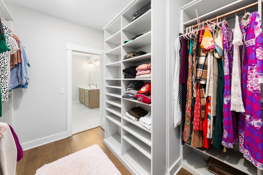 Furnished interior view inside a new home in , Wando (Image 27).