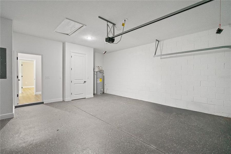 Spacious, unfurnished interior of a new home in , Deltona (Image 35).