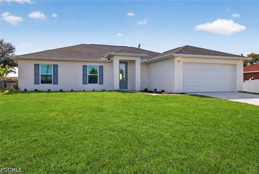 Image 25 of a home in Cape Coral.