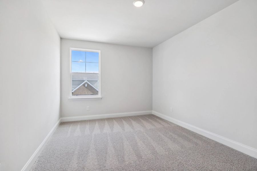 Spacious, unfurnished interior of a new home in Cades Bluff, Lebanon (Image 39).