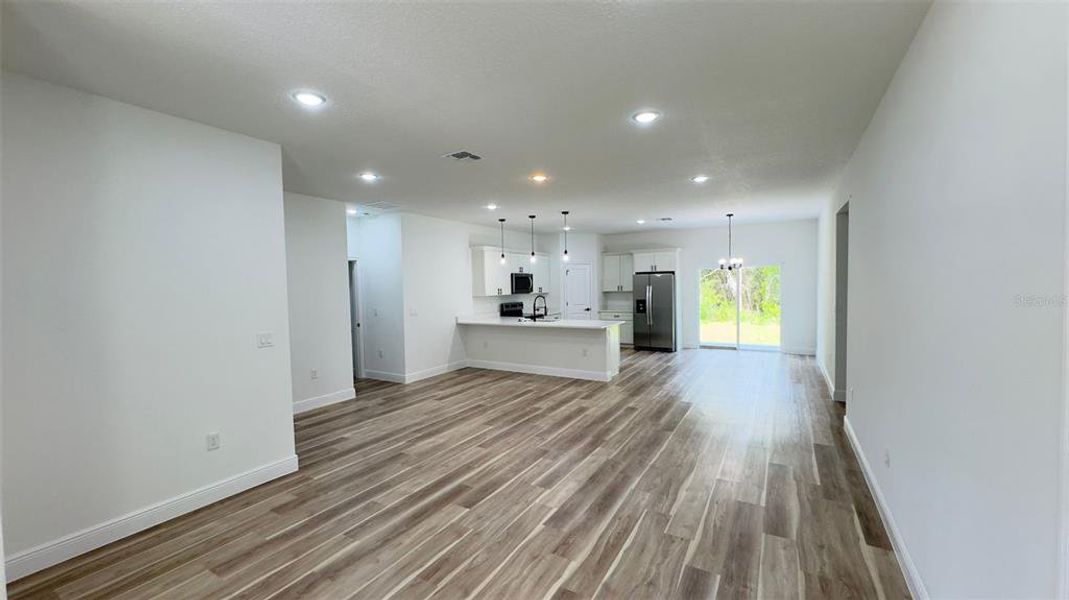 Spacious, unfurnished interior of a new home in , Citrus Springs (Image 17).
