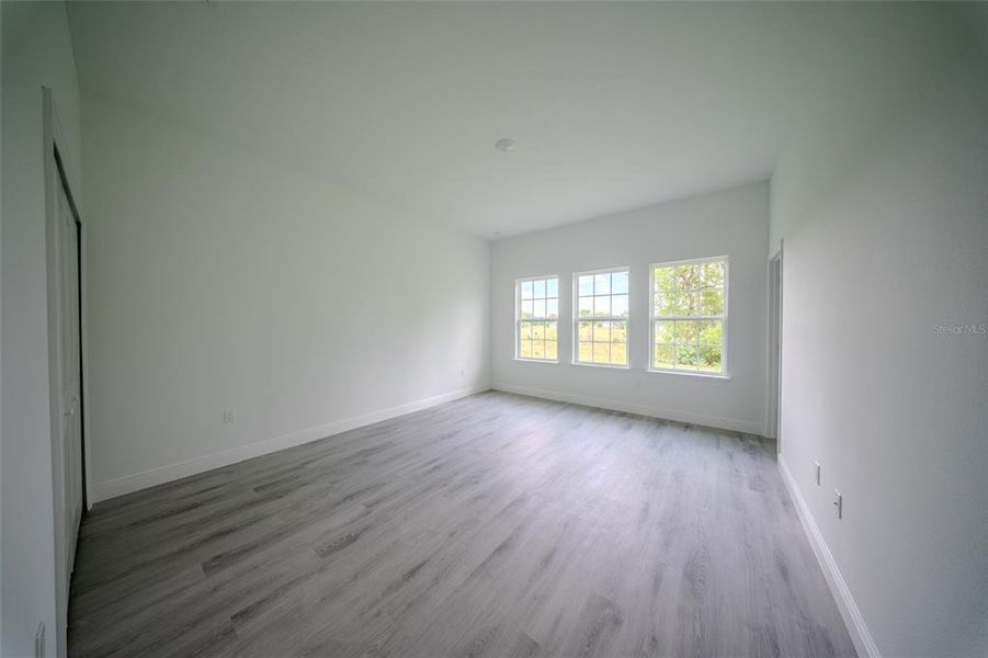 Spacious, unfurnished interior of a new home in , Ocala (Image 3).