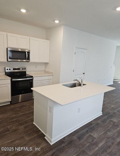 Furnished interior view inside a new home in Hansen Creek, Jacksonville (Image 7).