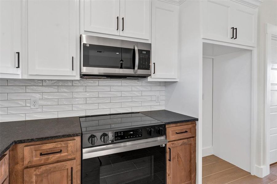 Close-up of interior finishes inside a home in , Granbury (Image 13).