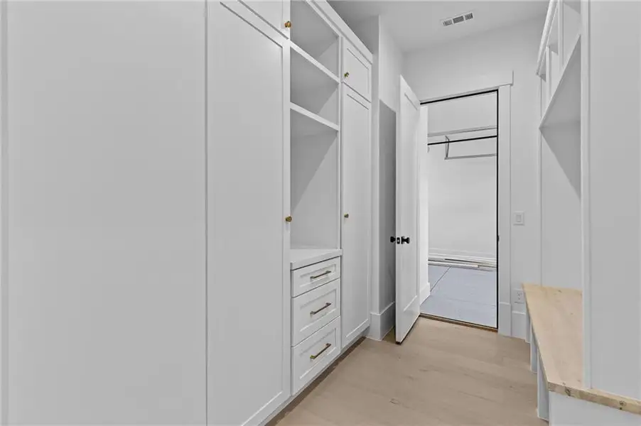 Image 81 of a home in .