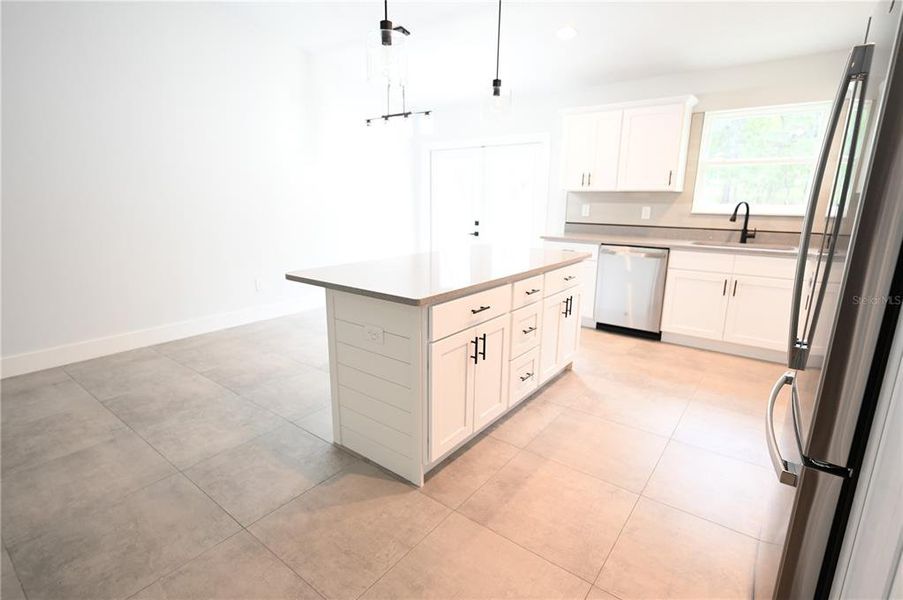 Furnished interior view inside a new home in , Dunnellon (Image 15).
