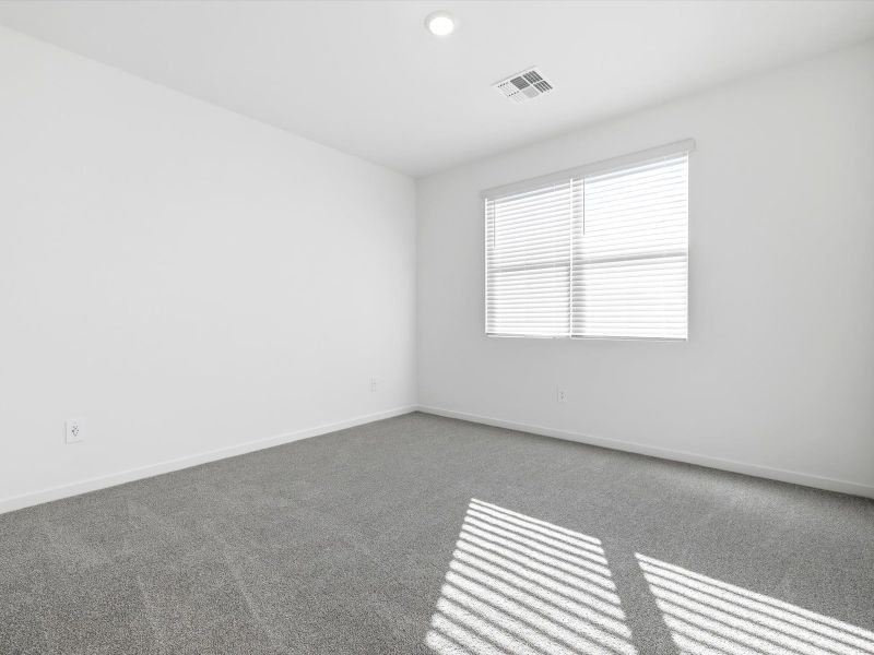 Spacious, unfurnished interior of a new home in Mountain View Estates Reserve Series, Buckeye (Image 9).