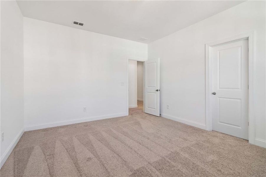 Spacious, unfurnished interior of a new home in East Harbor II at Chestatee, Dawsonville (Image 64).