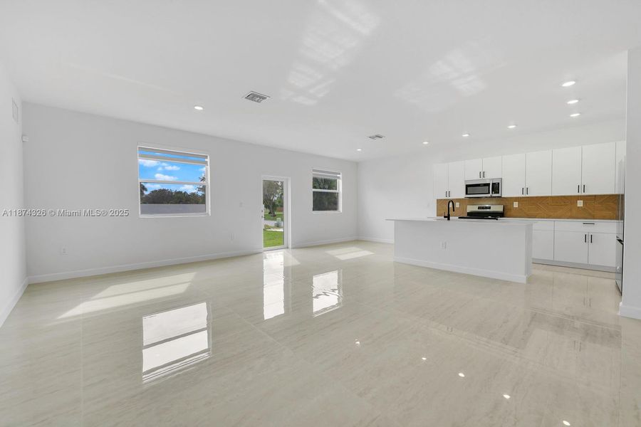 Image 27 of a home in . Image 27 of a home in .