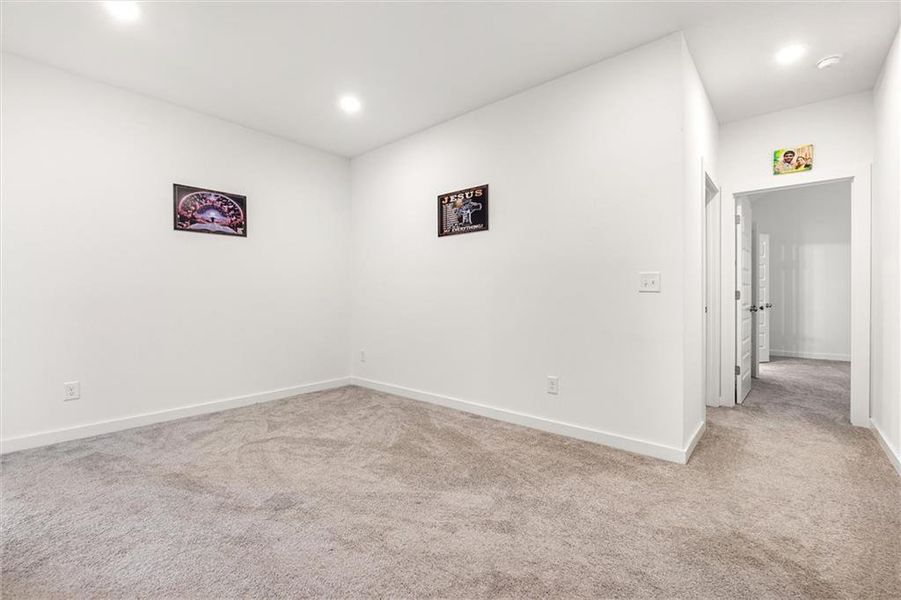 Spacious, unfurnished interior of a new home in Fireside Farms, Gainesville (Image 22).