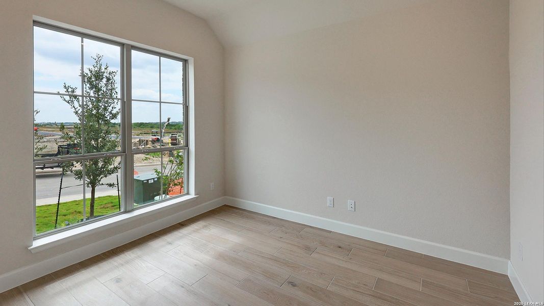 Spacious, unfurnished interior of a new home in Briggs Ranch, San Antonio (Image 19).