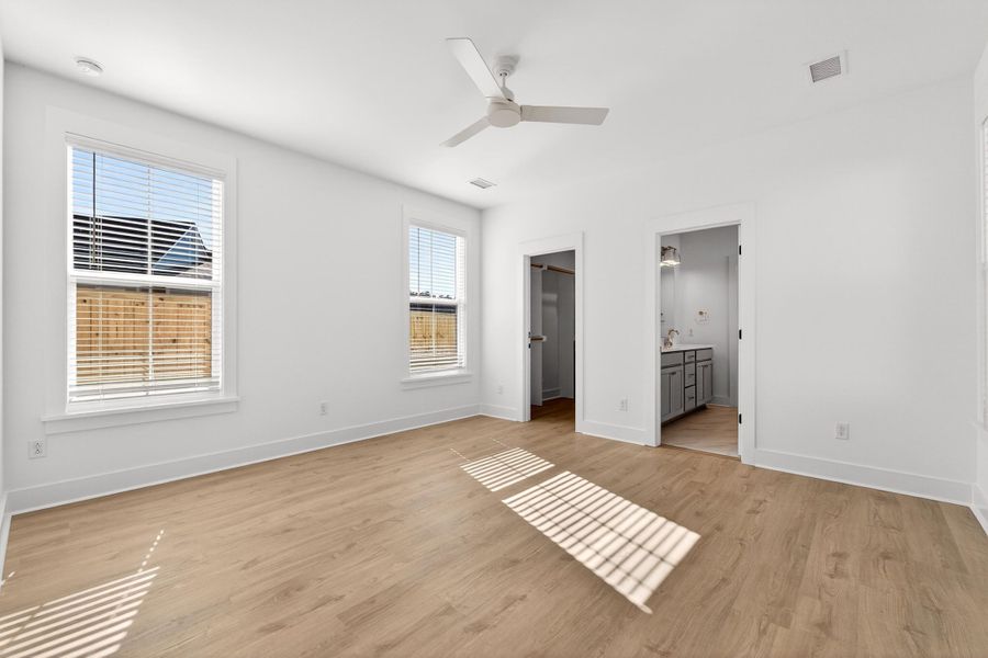 Spacious, unfurnished interior of a new home in , Summerville (Image 25).