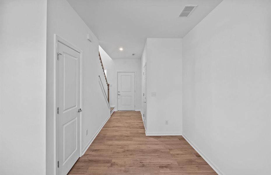 Spacious, unfurnished interior of a new home in Parkside Crossing, Charlotte (Image 11). Spacious, unfurnished interior of a new home in Parkside Crossing, Charlotte (Image 11).