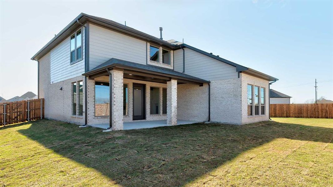 Exterior details and patio area of a home in Avondale, Fate (Image 2).