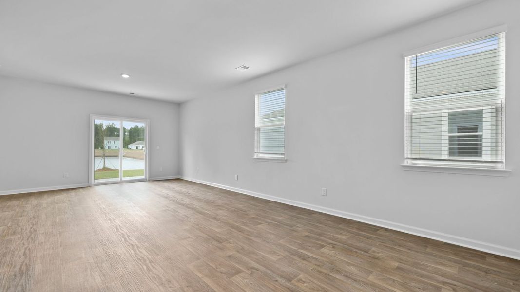 Representative unfurnished interior of a home built from the ROBIE by D.R. Horton in Hillcrest, Ravenel (Image 16).