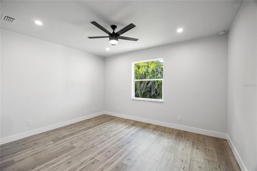 Spacious, unfurnished interior of a new home in , Rotonda West (Image 13).