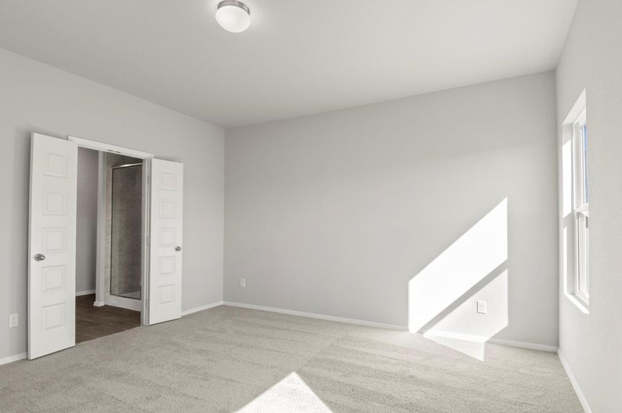 Spacious, unfurnished interior of a new home in Cloverleaf, Austin (Image 32).