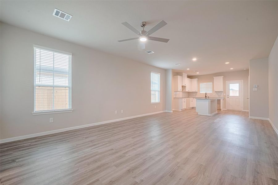 Spacious, unfurnished interior of a new home in La Segarra, Brookshire (Image 41).