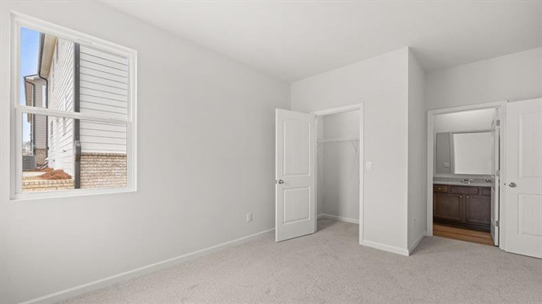 Spacious, unfurnished interior of a new home in , Dallas (Image 26).
