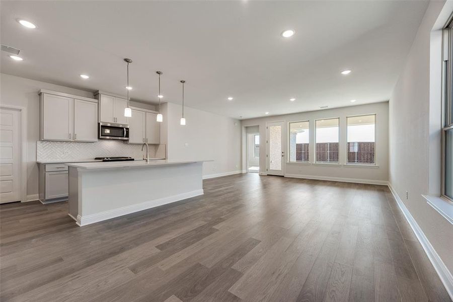 Spacious, unfurnished interior of a new home in Spiritas Ranch, Little Elm (Image 19).