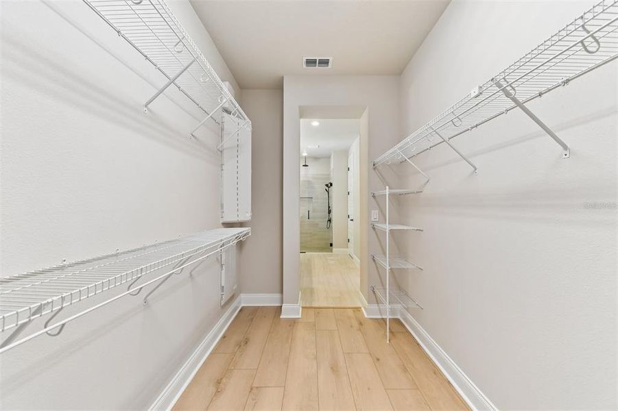 Spacious, unfurnished interior of a new home in Weslyn Park in Sunbridge 34', St. Cloud (Image 27).